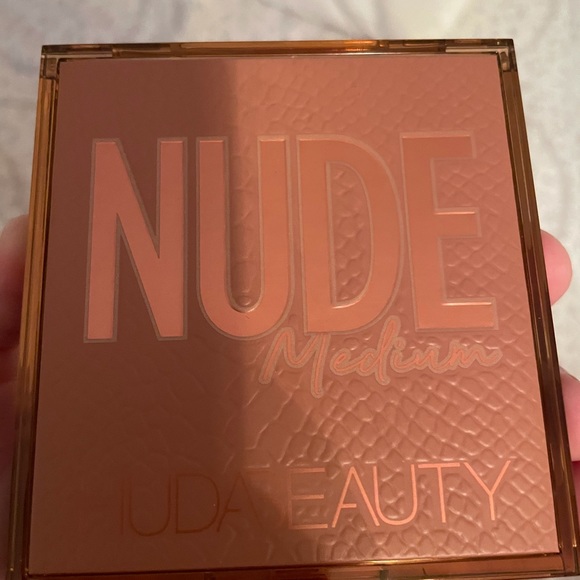 Huda beauty pallete - Picture 6 of 8